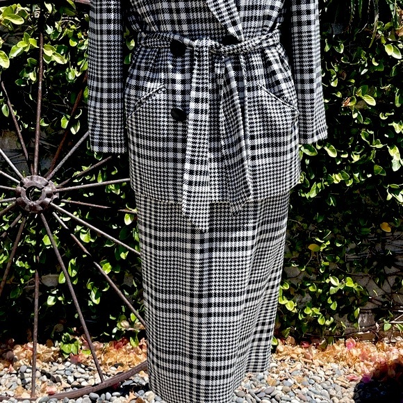 Christian Dior 1980s houndstooth print plaid skirt set - Picture 3 of 9